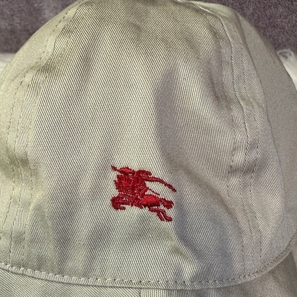 BURBERRY kids reversible classic plaid hat - Picture 8 of 9